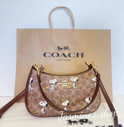 NWT Coach XPeanuts Teri Shoulder Bag With Snoopy CBJ88