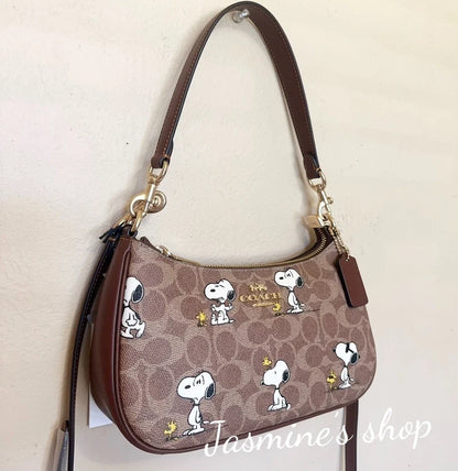 NWT Coach XPeanuts Teri Shoulder Bag With Snoopy CBJ88